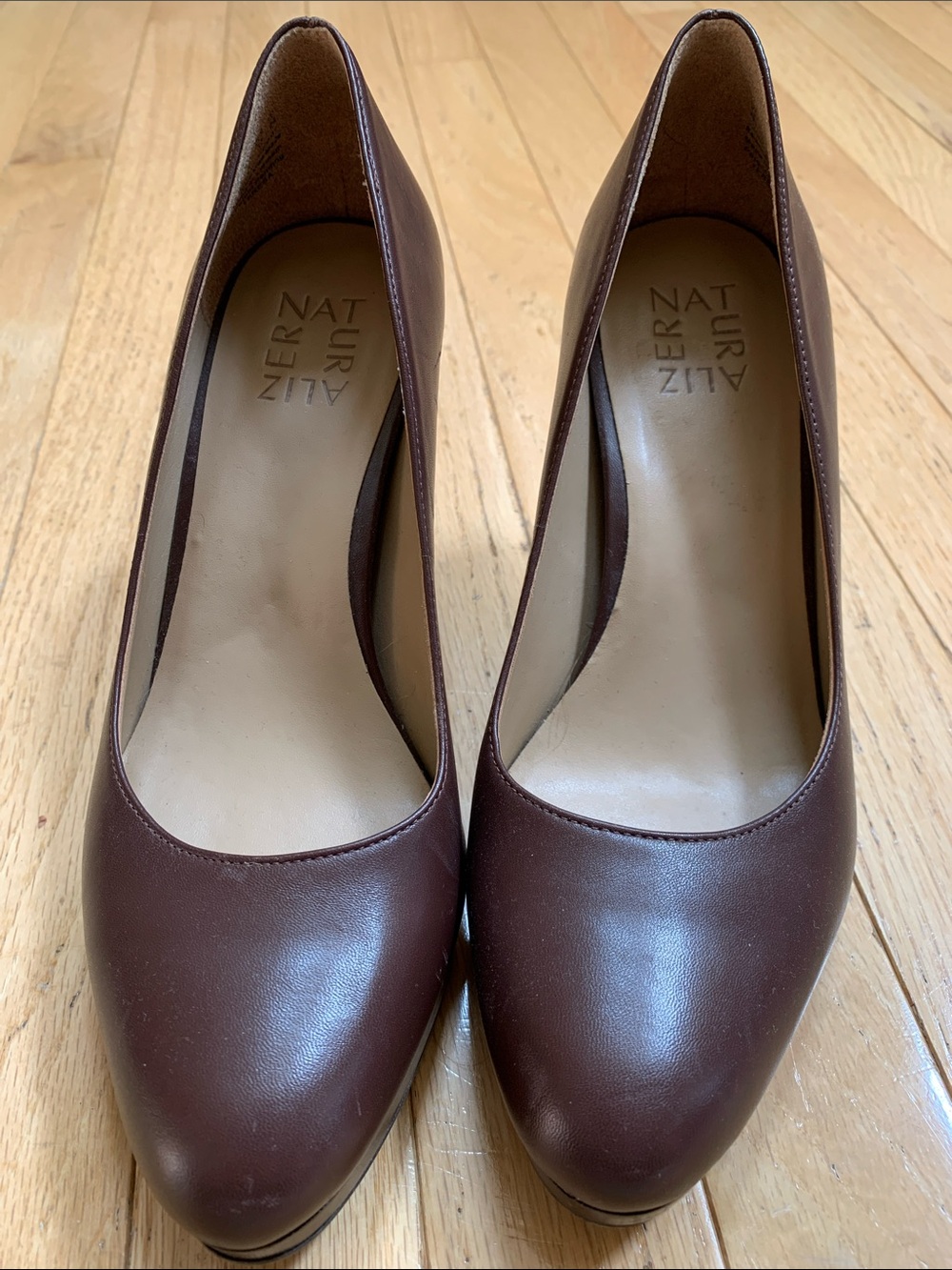 Naturalizer Chocolate Brown Leather Round-Toe Pumps